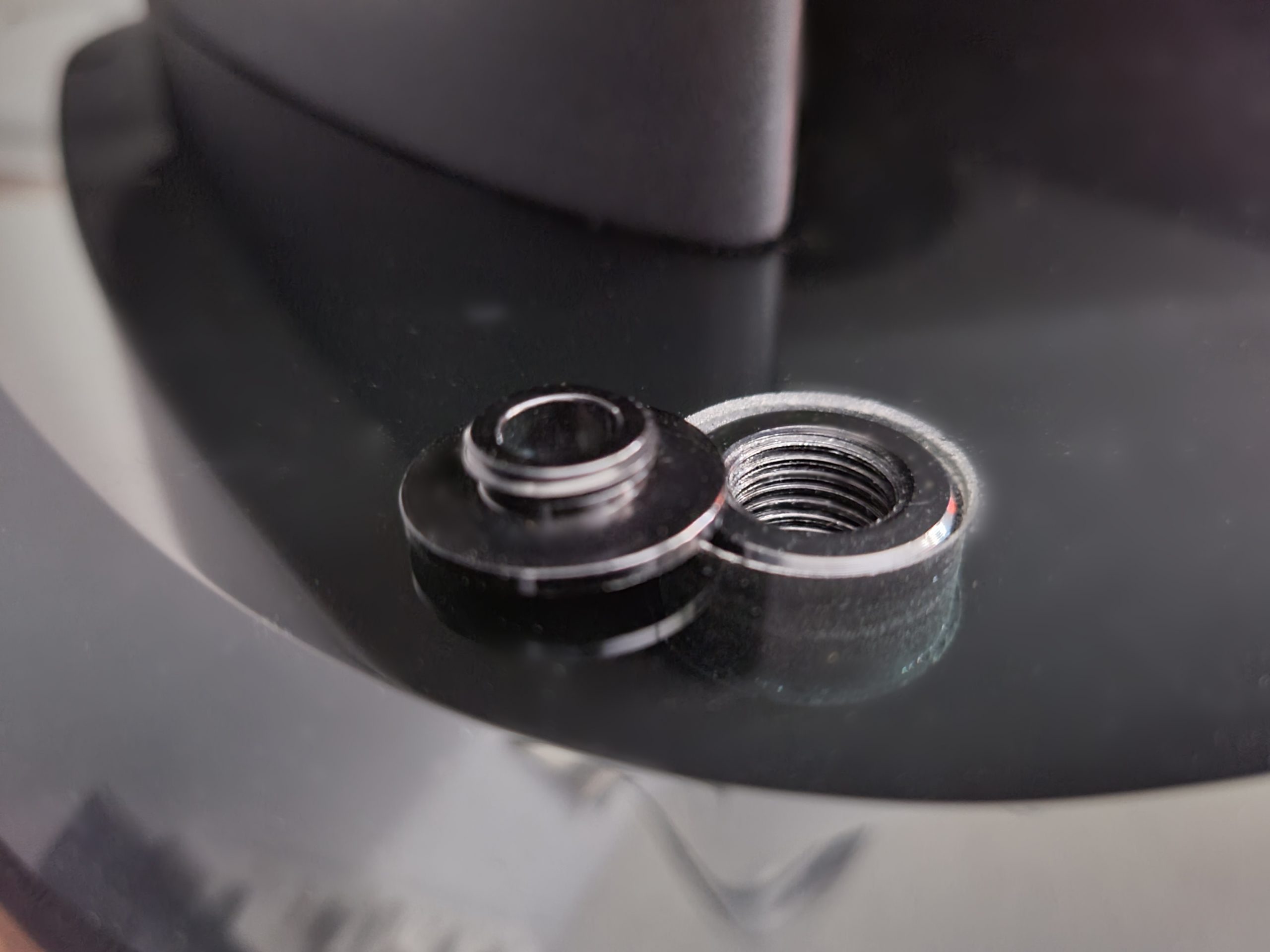 M12 Vanity Cap クローズアップ